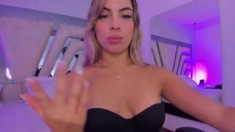 Emily online show from December 2, 11:48 am