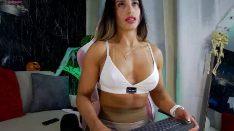 Emily foxx01 online show from October 24, 8:38 pm