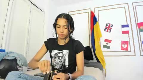emily_gaviria1 online show from June 14, 12:29 pm