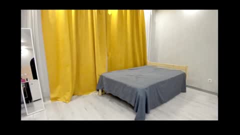 Snapshot of emily_gold1 chatting on February 1, 4:35 am My name is EMILY. Please say hello I like to chat with you. If you have requests or dirty talk please online show from February 1, 4:35 am