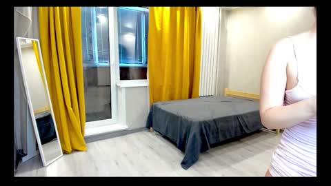 Snapshot of emily_gold1 chatting on November 23, 7:41 am My name is EMILY. Please say hello I like to chat with you. If you have requests or dirty talk please online show from November 23, 7:41 am