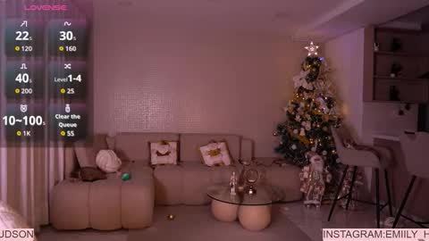 Snapshot of emily_huddson_ chatting on December 18, 1:00 am independet model online show from December 18, 1:00 am