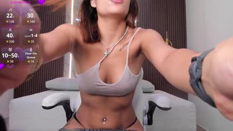 emily_kovac online show from June 9, 11:33 am