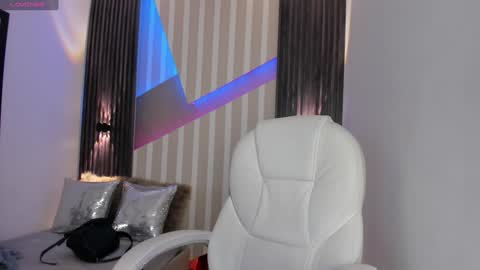 Emily online show from January 28, 5:46 pm