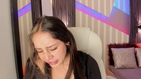 Emily online show from September 25, 2:43 pm