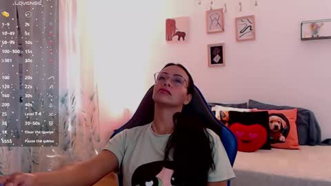 Snapshot of emily_leroy571240 chatting on October 24, 12:01 pm emily leroy. online show from October 24, 12:01 pm