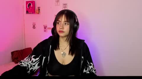 Emily Lindey online show from April 30, 4:41 am