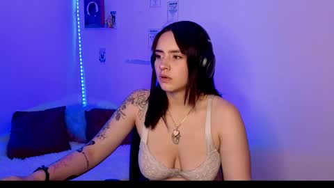 Emily Lindey online show from May 8, 3:12 am