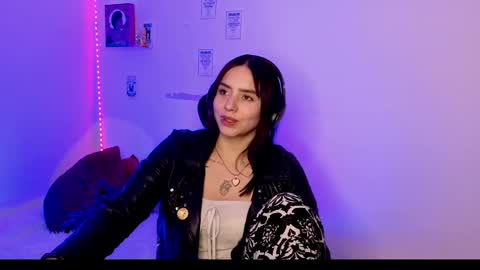 Emily Lindey online show from May 9, 3:56 am