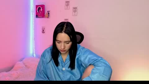 Emily Lindey online show from May 14, 4:52 am