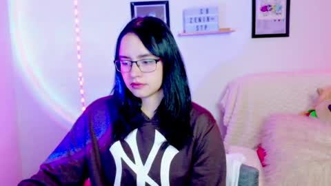 Emily Lindey online show from June 11, 2:22 am