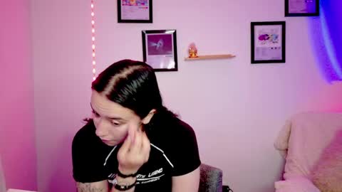 Emily Lindey online show from June 17, 6:38 am