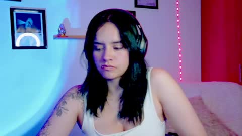 Emily Lindey online show from June 23, 4:32 am