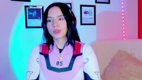 Emily Lindey online show from July 3, 5:58 am