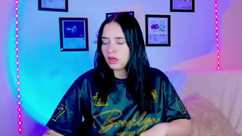 Emily Lindey online show from July 18, 7:56 am