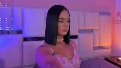 emily_luve online show from May 12, 8:28 pm
