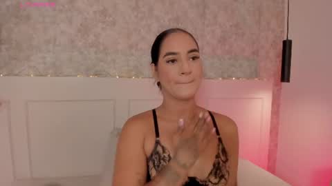 emily_luve online show from June 26, 11:36 am