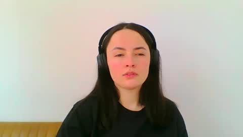 Snapshot of emily_morning_dew chatting on January 21, 12:18 pm emily_morning_dew online show from January 21, 12:18 pm