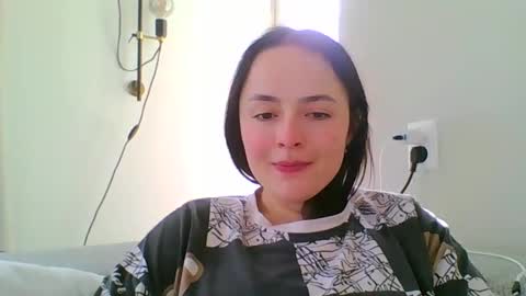 Snapshot of emily_morning_dew chatting on January 27, 11:00 am emily_morning_dew online show from January 27, 11:00 am