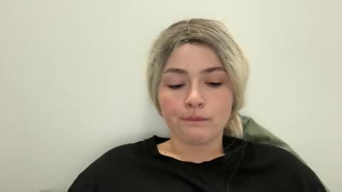 Snapshot of emily_morning_dew chatting on October 21, 5:08 am emily_morning_dew online show from October 21, 5:08 am