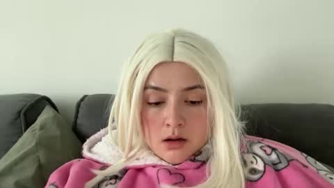 Snapshot of emily_morning_dew chatting on November 26, 10:49 am emily_morning_dew online show from November 26, 10:49 am