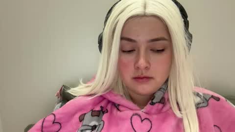 emily_morning_dew online show from December 19, 9:44 pm