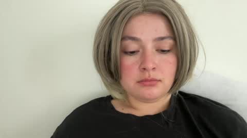 emily_morning_dew online show from June 17, 7:55 am
