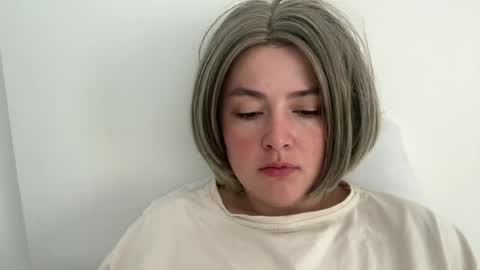 Snapshot of emily_morning_dew chatting on June 26, 5:56 am emily_morning_dew online show from June 26, 5:56 am