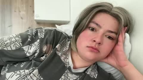 Snapshot of emily_morning_dew chatting on June 29, 4:19 am emily_morning_dew online show from June 29, 4:19 am