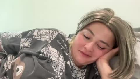 Snapshot of emily_morning_dew chatting on July 8, 4:11 pm emily_morning_dew online show from July 8, 4:11 pm
