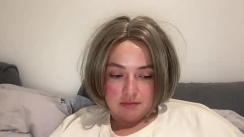 Snapshot of emily_morning_dew chatting on July 13, 6:33 pm emily_morning_dew online show from July 13, 6:33 pm