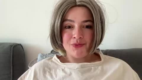 Snapshot of emily_morning_dew chatting on July 15, 4:40 am emily_morning_dew online show from July 15, 4:40 am