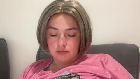 Snapshot of emily_morning_dew chatting on July 16, 6:14 pm emily_morning_dew online show from July 16, 6:14 pm