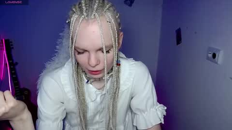 Snapshot of emily_nyaffe chatting on January 7, 2:03 am Lia online show from January 7, 2:03 am
