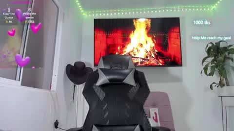 Snapshot of emily_palmeer chatting on October 27, 11:03 am emily_palmeer online show from October 27, 11:03 am