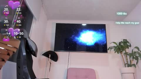 Snapshot of emily_palmeer chatting on November 4, 10:03 am emily_palmeer online show from November 4, 10:03 am