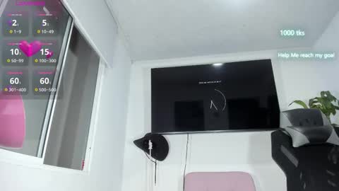 Snapshot of emily_palmeer chatting on November 15, 10:34 am emily_palmeer online show from November 15, 10:34 am