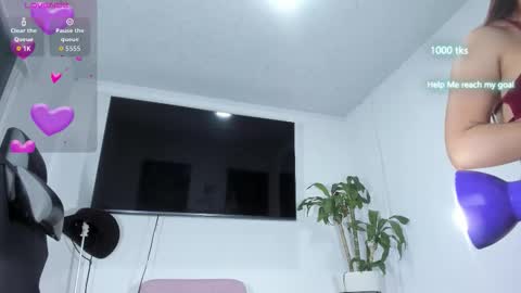 Snapshot of emily_palmeer chatting on November 19, 10:26 am emily_palmeer online show from November 19, 10:26 am