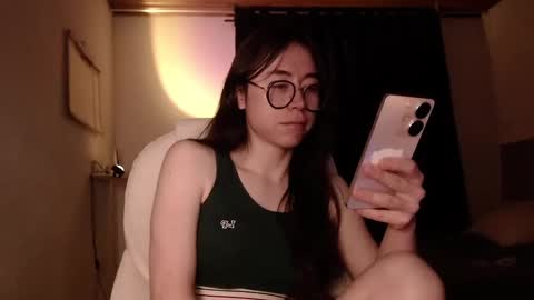 emily_pearl_ online show from December 20, 11:05 pm