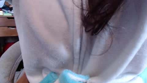 emily_pearl_ online show from October 5, 11:30 am