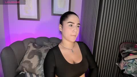 Snapshot of emily_roberts1 chatting on January 22, 12:06 pm Emily online show from January 22, 12:06 pm