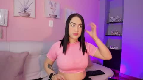 Snapshot of emily_roberts1 chatting on February 19, 12:22 pm Emily online show from February 19, 12:22 pm