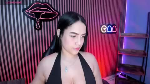 Snapshot of emily_roberts1 chatting on March 2, 3:24 am Emily online show from March 2, 3:24 am