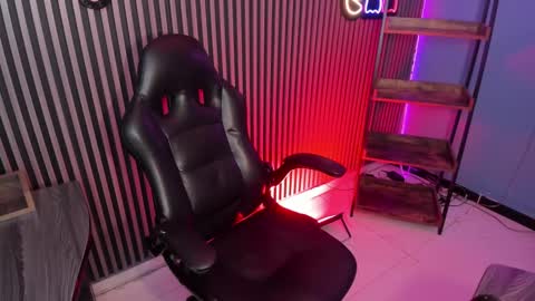 Snapshot of emily_roberts1 chatting on March 7, 11:38 pm Emily online show from March 7, 11:38 pm