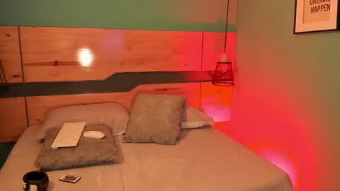 Snapshot of emily_roberts1 chatting on September 17, 2:08 pm Emily online show from September 17, 2:08 pm