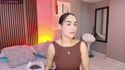 Snapshot of emily_roberts1 chatting on October 1, 1:06 pm Emily online show from October 1, 1:06 pm