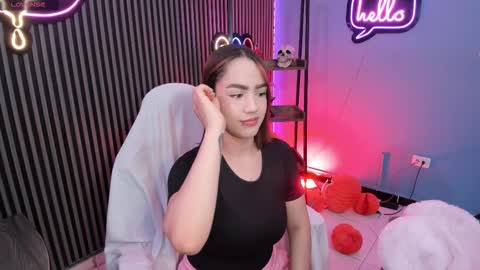 Snapshot of emily_roberts1 chatting on November 1, 6:15 am Emily online show from November 1, 6:15 am