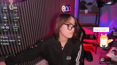 Snapshot of emily_roberts1 chatting on December 14, 11:42 pm Emily online show from December 14, 11:42 pm