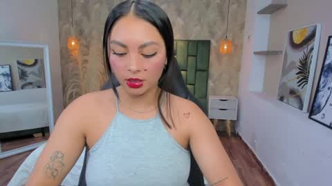 Snapshot of emily_rosee__ chatting on May 27, 7:22 pm Emily online show from May 27, 7:22 pm