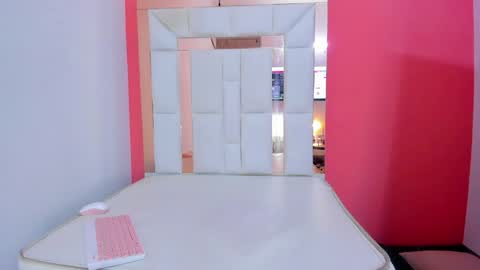 Emily online show from January 12, 5:01 pm